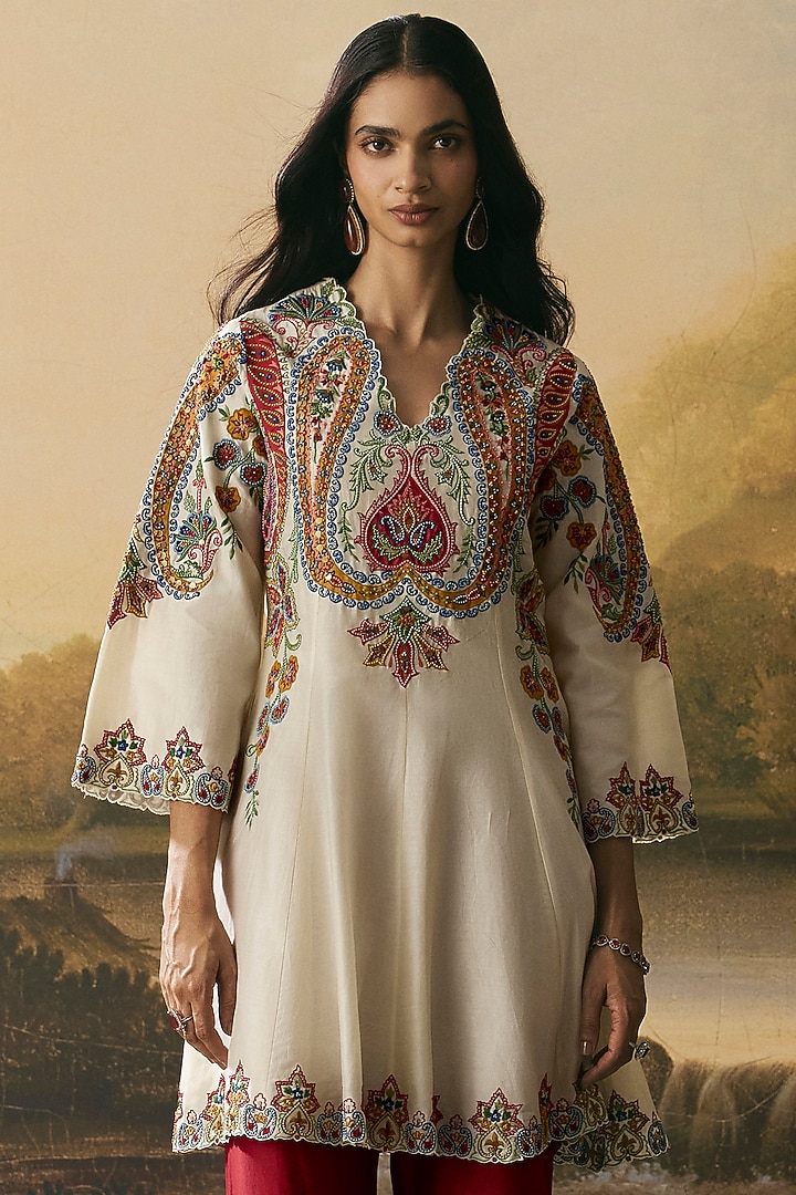 Ivory Chanderi Applique Work Short Kurta Set by Chandrima at Pernia's Pop Up Shop