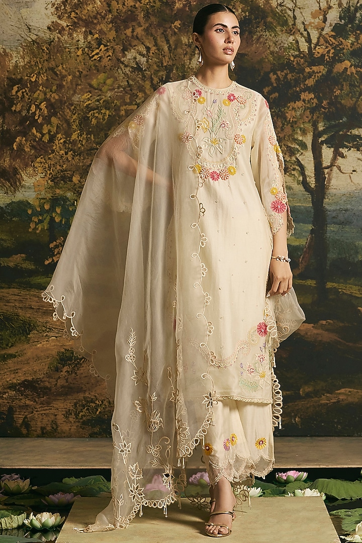 Ivory Silk Organza Cutwork Dupatta by Chandrima at Pernia's Pop Up Shop