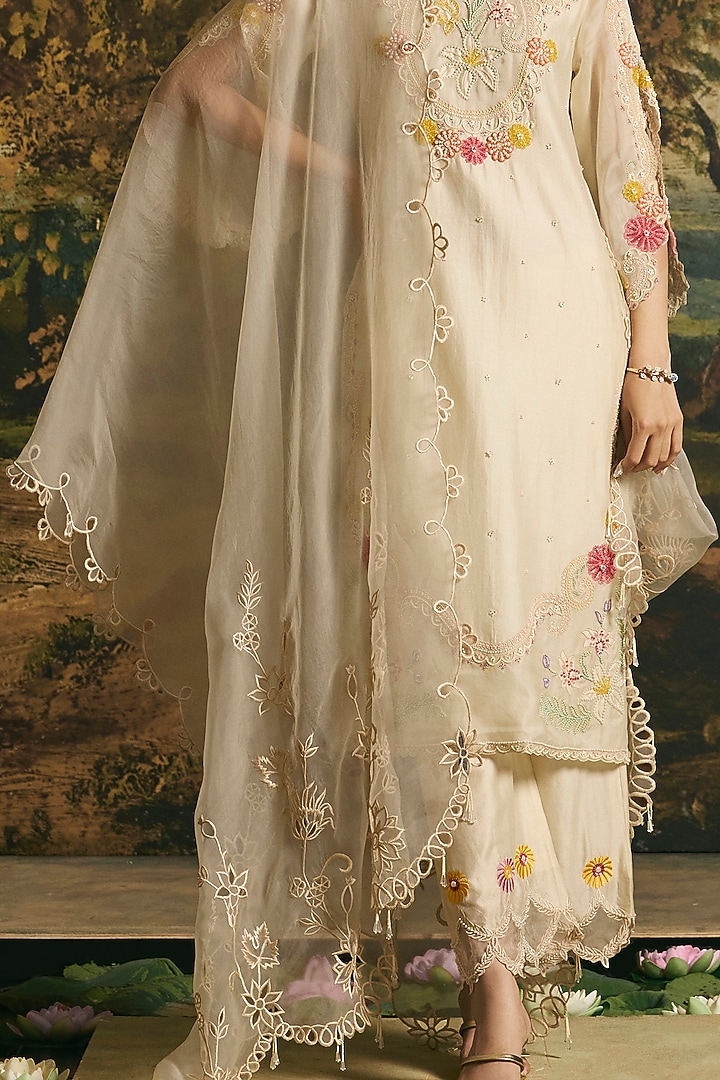 Ivory Silk Organza Cutwork Dupatta by Chandrima at Pernia's Pop Up Shop