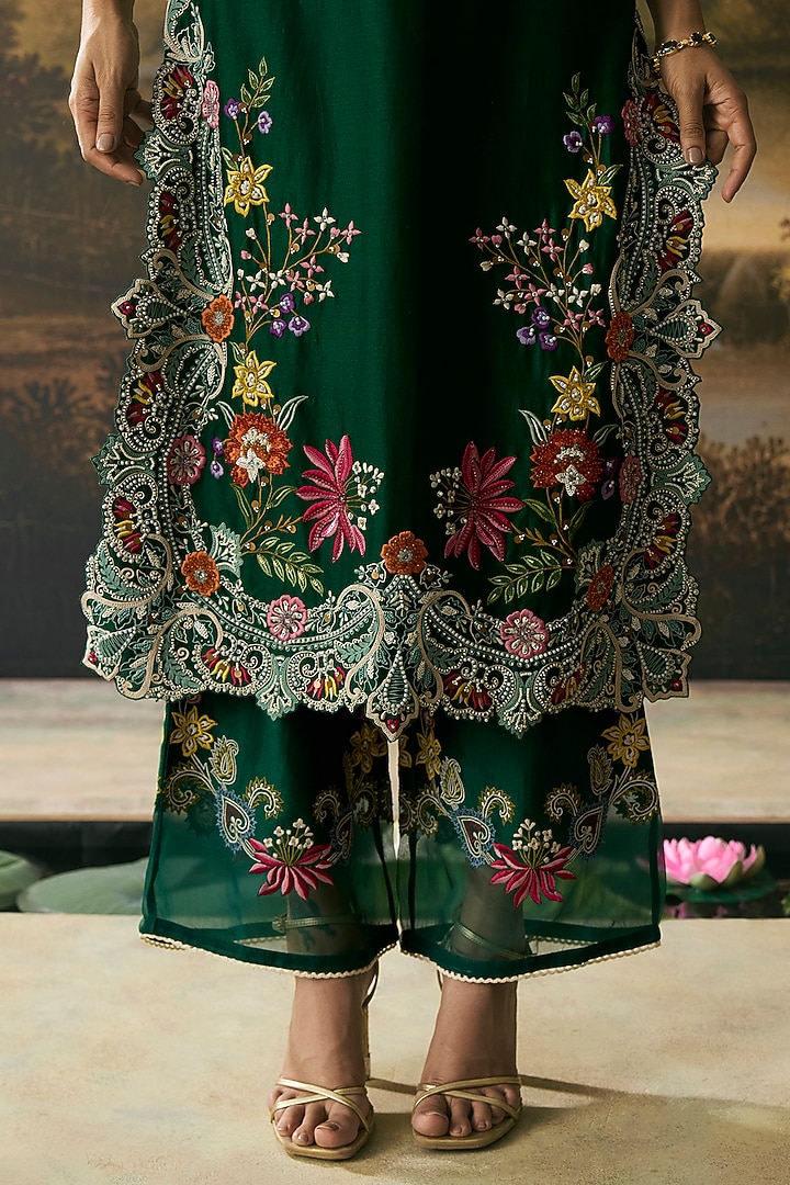 Emerald Green Chanderi Applique Work Straight Kurta Set by Chandrima at Pernia's Pop Up Shop