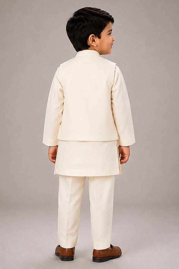 Off-White Silk Blend Floral Thread Embroidered Bundi Jacket Set For Boys by The Little celebs at Pernia's Pop Up Shop