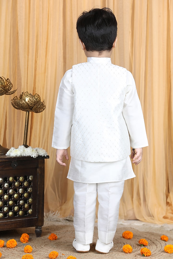 White Embroidered Bundi Jacket With Kurta Set For Boys by The Little celebs at Pernia's Pop Up Shop