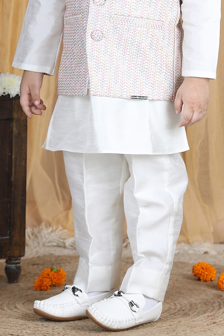 White Kurta Set With Embroidered Bundi Jacket For Boys by The Little celebs at Pernia's Pop Up Shop