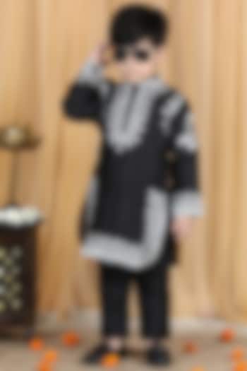 Black Embroidered Kurta Set For Boys by The Little celebs