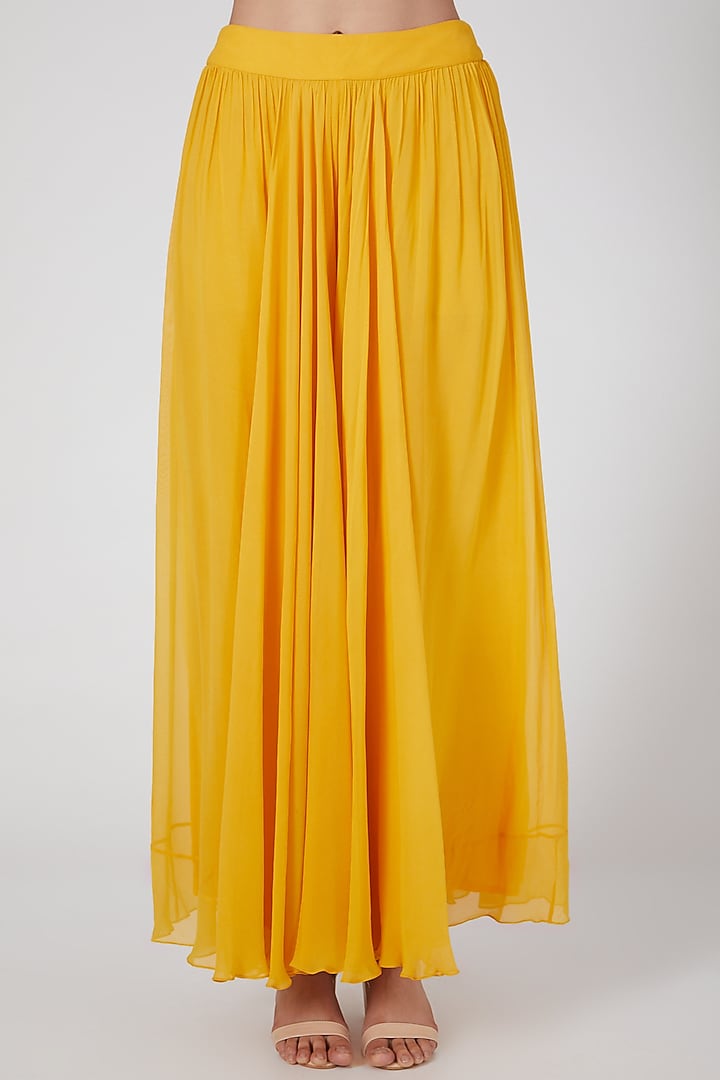 Yellow Printed Palazzo Pant Set With Belt by Chhavvi Aggarwal at Pernia's Pop Up Shop