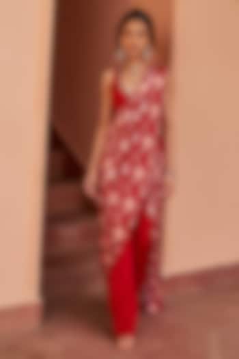 Red Crepe Printed Pant Party Wear Saree Set by Chhavvi Aggarwal at Pernia's Pop Up Shop