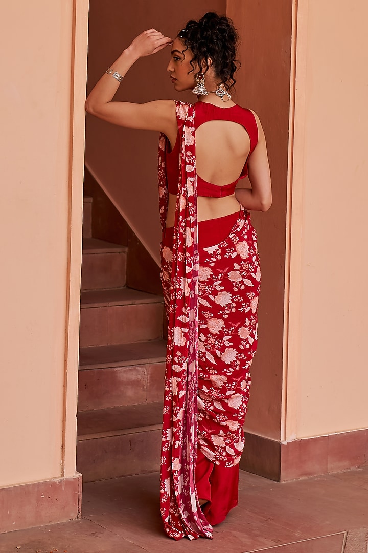 Red Crepe Printed Pant Party Wear Saree Set by Chhavvi Aggarwal at Pernia's Pop Up Shop