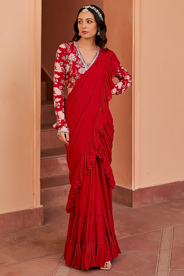 Red Georgette Pre-Draped Wedding Saree Set by Chhavvi Aggarwal at Pernia's Pop Up Shop