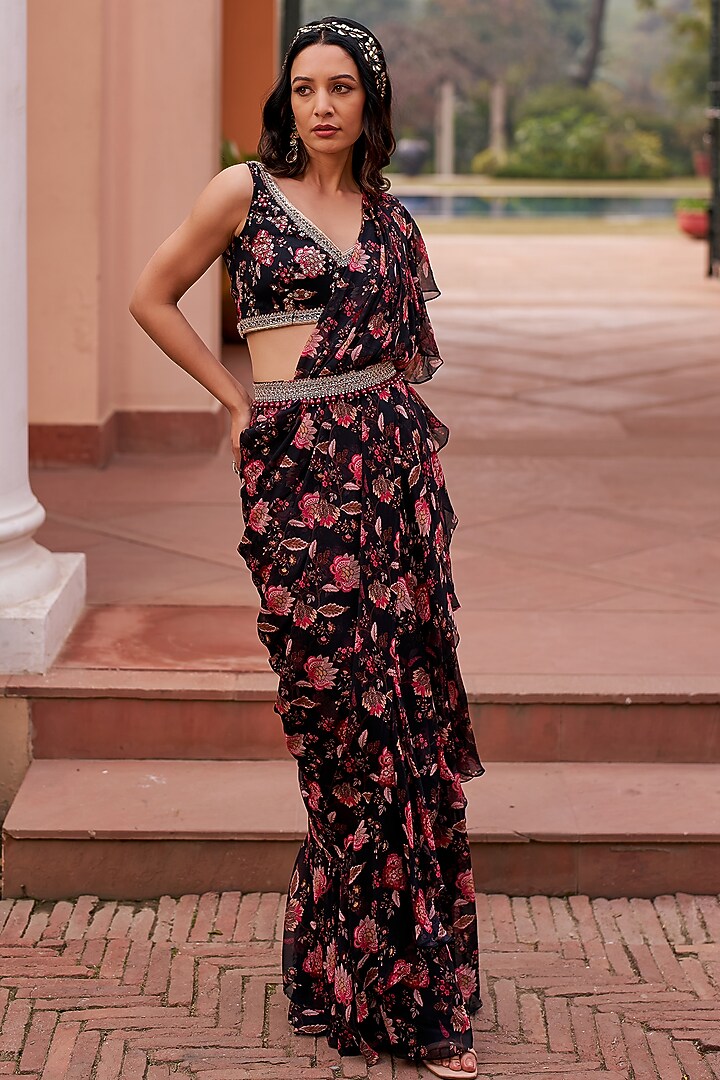 Black Georgette Printed Pre-Draped Wedding Saree Set by Chhavvi Aggarwal at Pernia's Pop Up Shop