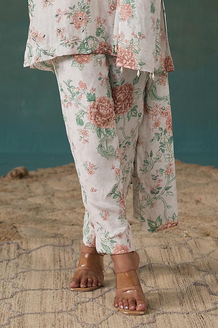 Pearl White Crepe Floral Printed Kurta Set by Chhavvi Aggarwal at Pernia's Pop Up Shop