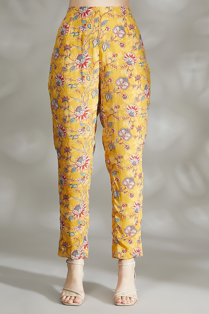 Yellow Crepe & Georgette Printed Pant Party Wear Saree Set by Chhavvi Aggarwal at Pernia's Pop Up Shop