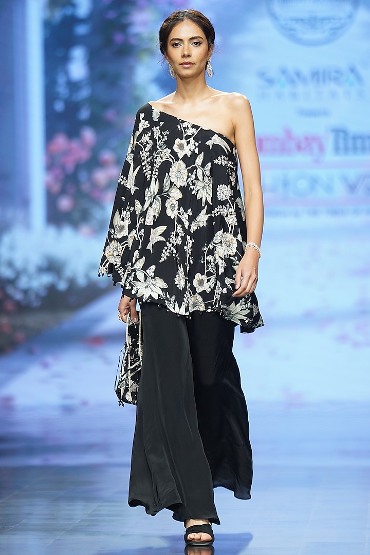 Black Crepe Palazzo Pant Set by Chhavvi Aggarwal at Pernia's Pop Up Shop