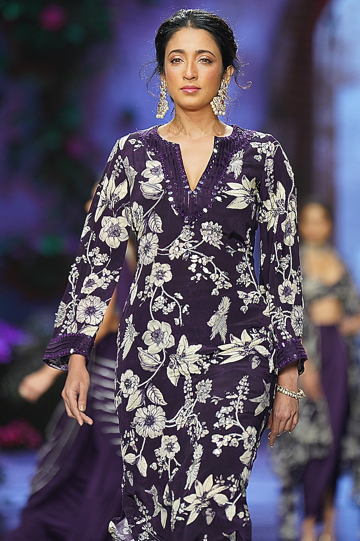 Purple Crepe Printed & Mirror Work Kaftan by Chhavvi Aggarwal at Pernia's Pop Up Shop