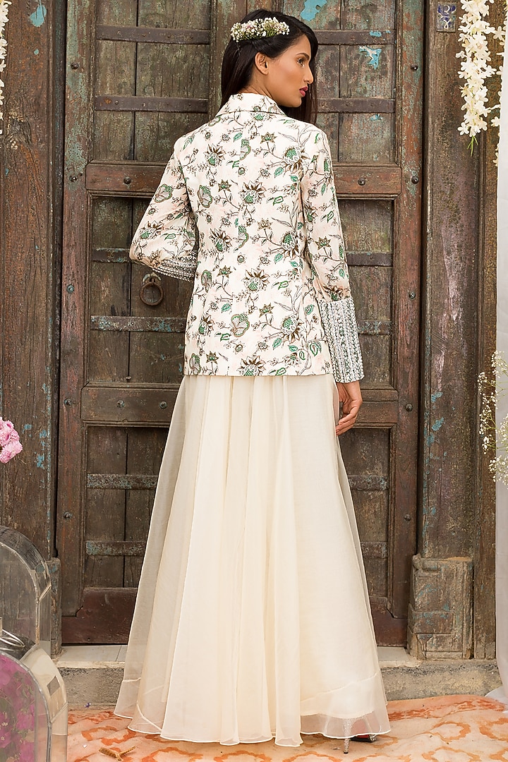 Off White Embroidered Jacket Set by Chhavvi Aggarwal at Pernia's Pop Up Shop