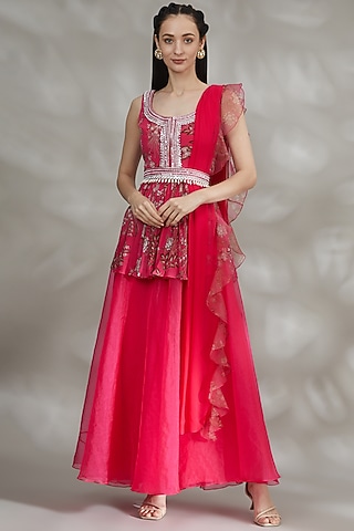 Fuchsia Pink Printed Kurta Set by Chhavvi Aggarwal