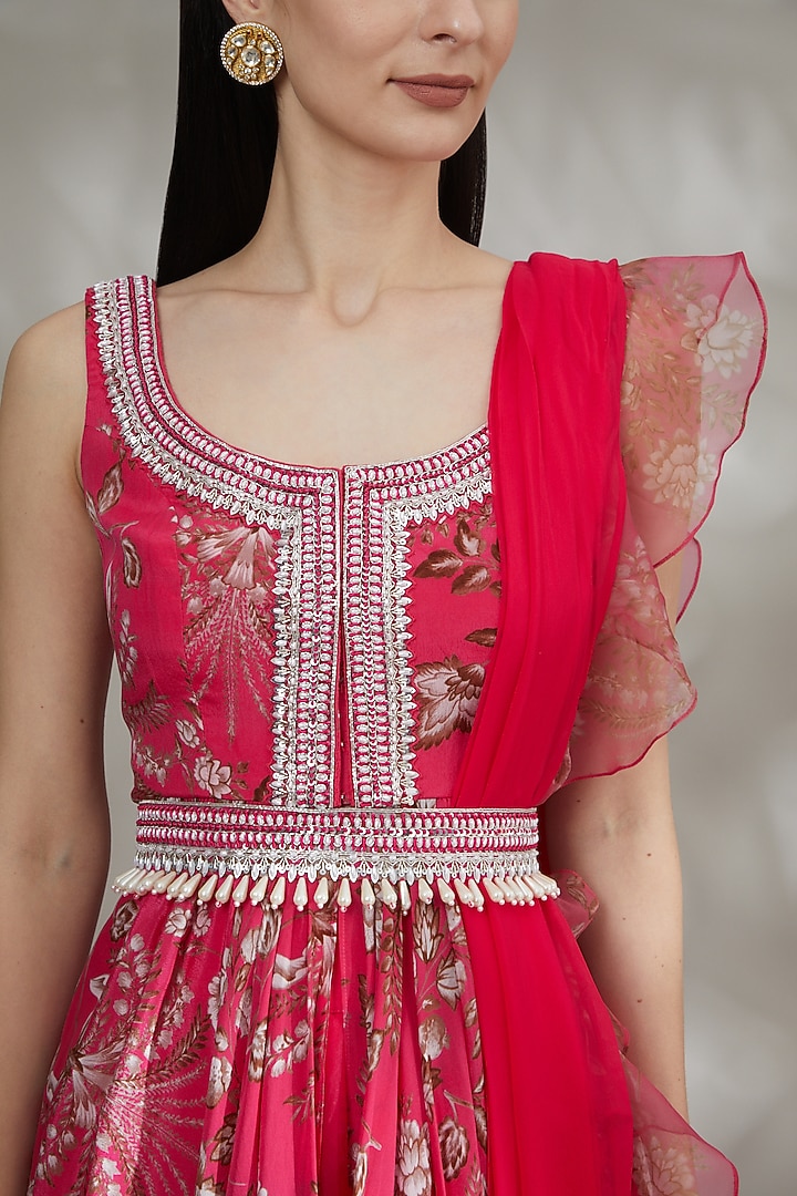 Fuchsia Pink Printed Kurta Set by Chhavvi Aggarwal at Pernia's Pop Up Shop