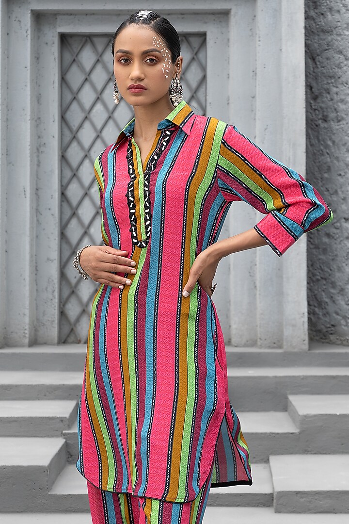 Raspberry Pink Crepe Printed Kurta Set by Chhavvi Aggarwal at Pernia's Pop Up Shop