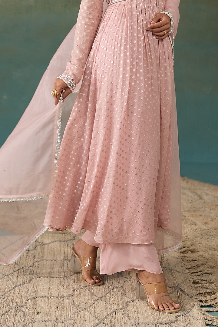 Blush Pink Banarasi Silk Embroidered Wedding Anarkali Set by Chhavvi Aggarwal at Pernia's Pop Up Shop