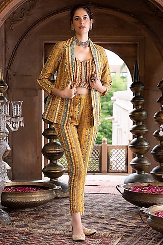 Yellow Crepe Printed Blazer Set by Chhavvi Aggarwal