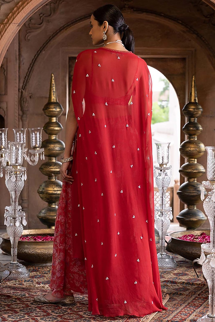 Red Printed Cape Set by Chhavvi Aggarwal at Pernia's Pop Up Shop