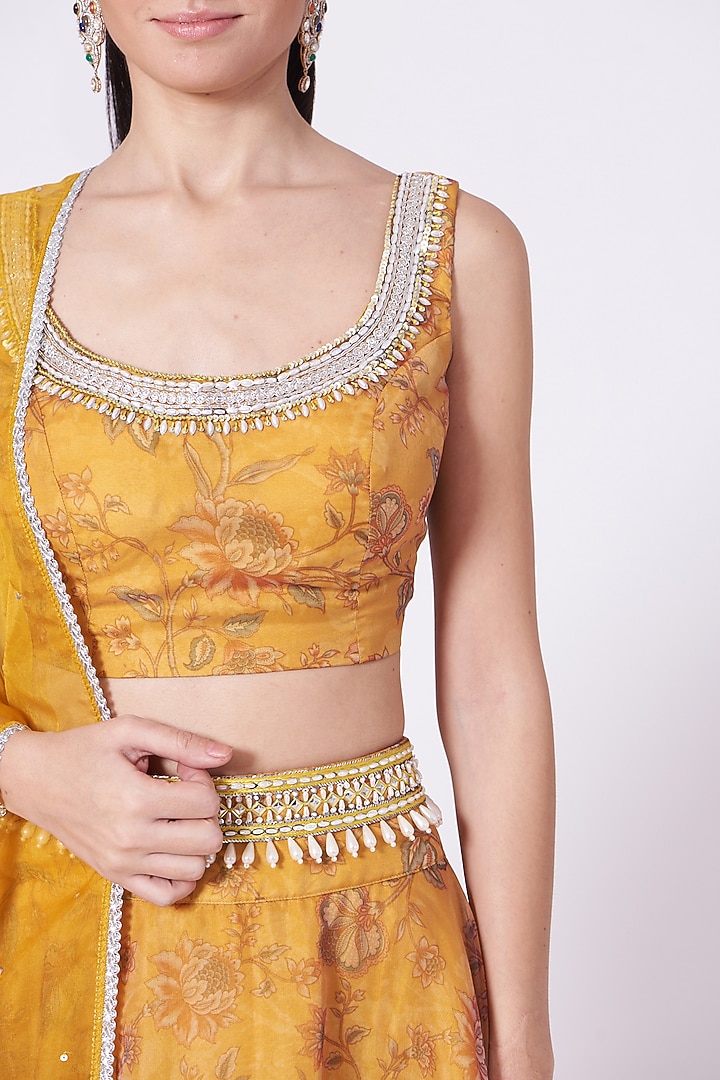 Yellow Printed Wedding Lehenga Set by Chhavvi Aggarwal at Pernia's Pop Up Shop