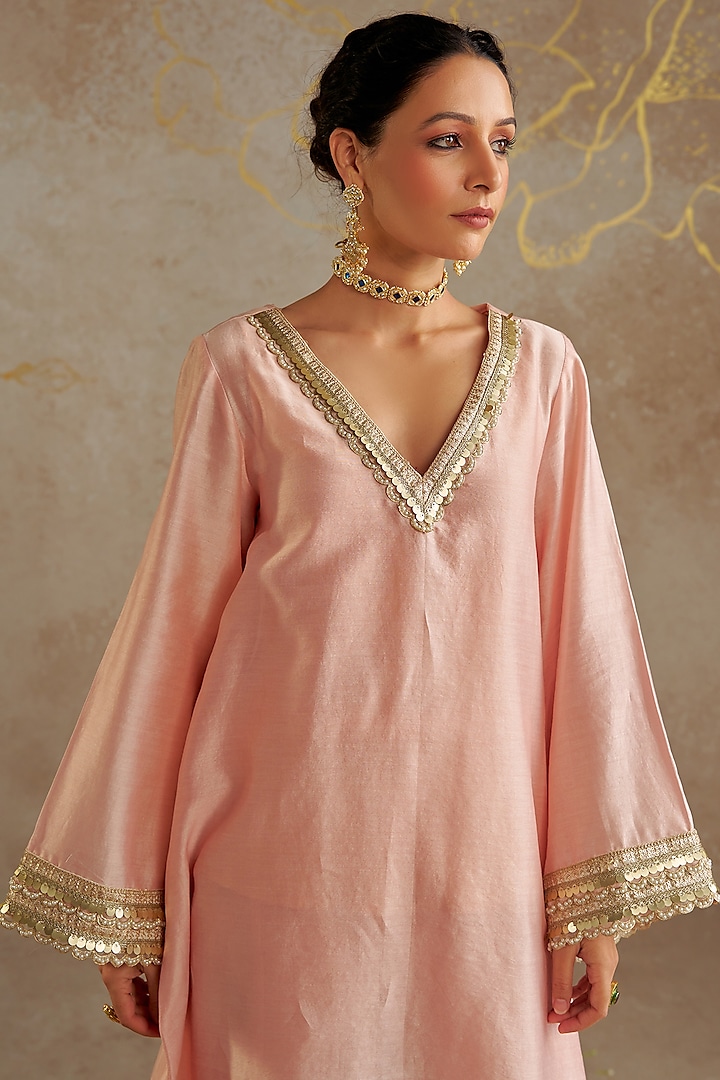 Light Pink Chanderi Kurta Set by Chhavvi Aggarwal at Pernia's Pop Up Shop