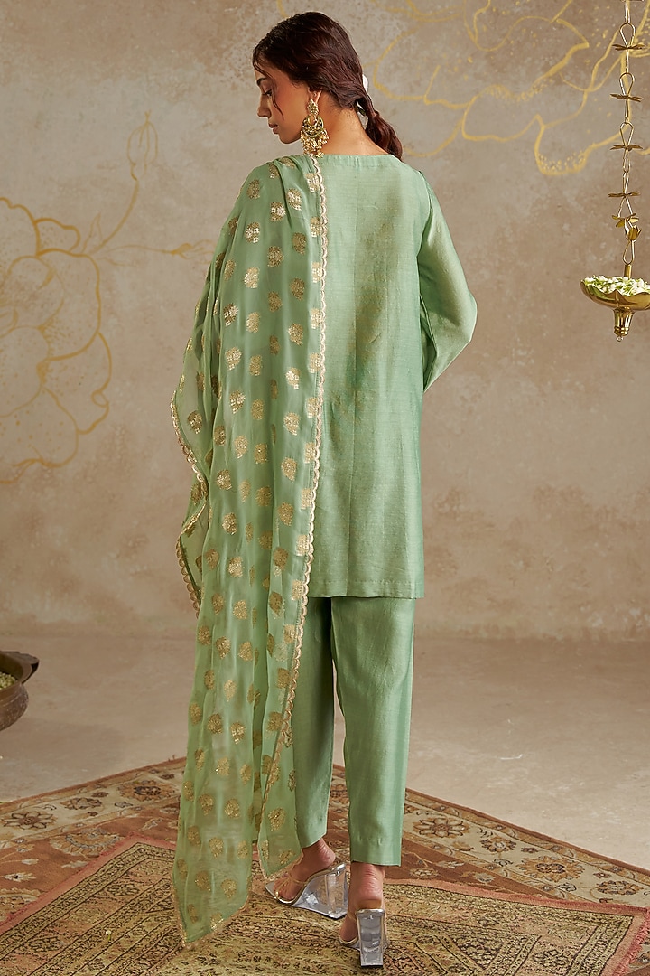 Sage Green Chanderi Kurta Set by Chhavvi Aggarwal at Pernia's Pop Up Shop