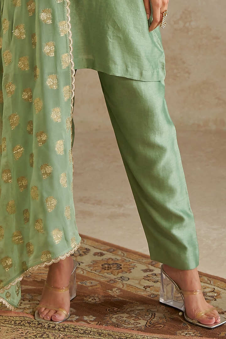 Sage Green Chanderi Kurta Set by Chhavvi Aggarwal at Pernia's Pop Up Shop