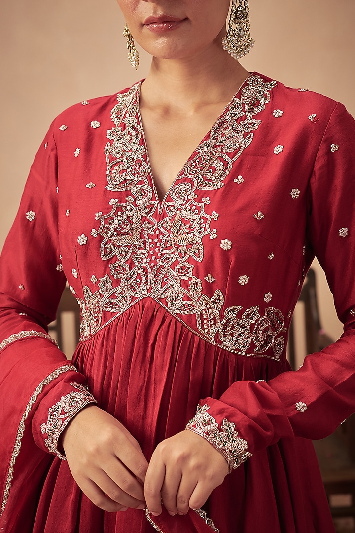Red Chanderi & Organza Wedding Anarkali Set by Chhavvi Aggarwal at Pernia's Pop Up Shop