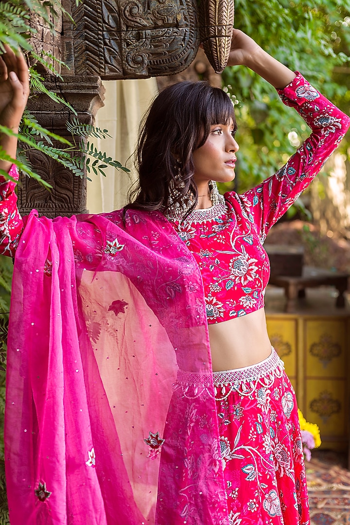 Red Printed Wedding Lehenga Set by Chhavvi Aggarwal at Pernia's Pop Up Shop