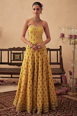 Yellow Crepe Printed Lehenga Set For Girls by Chhavvi Aggarwal - Kids