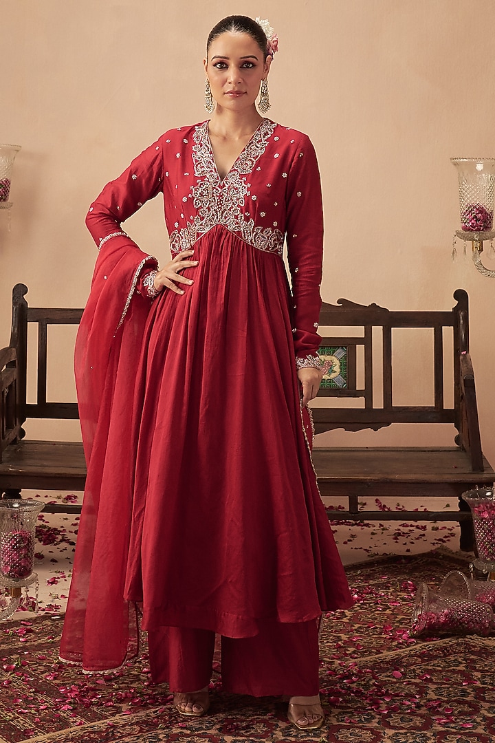 Red Chanderi & Organza Anarkali Set For Girls by Chhavvi Aggarwal - Kids at Pernia's Pop Up Shop