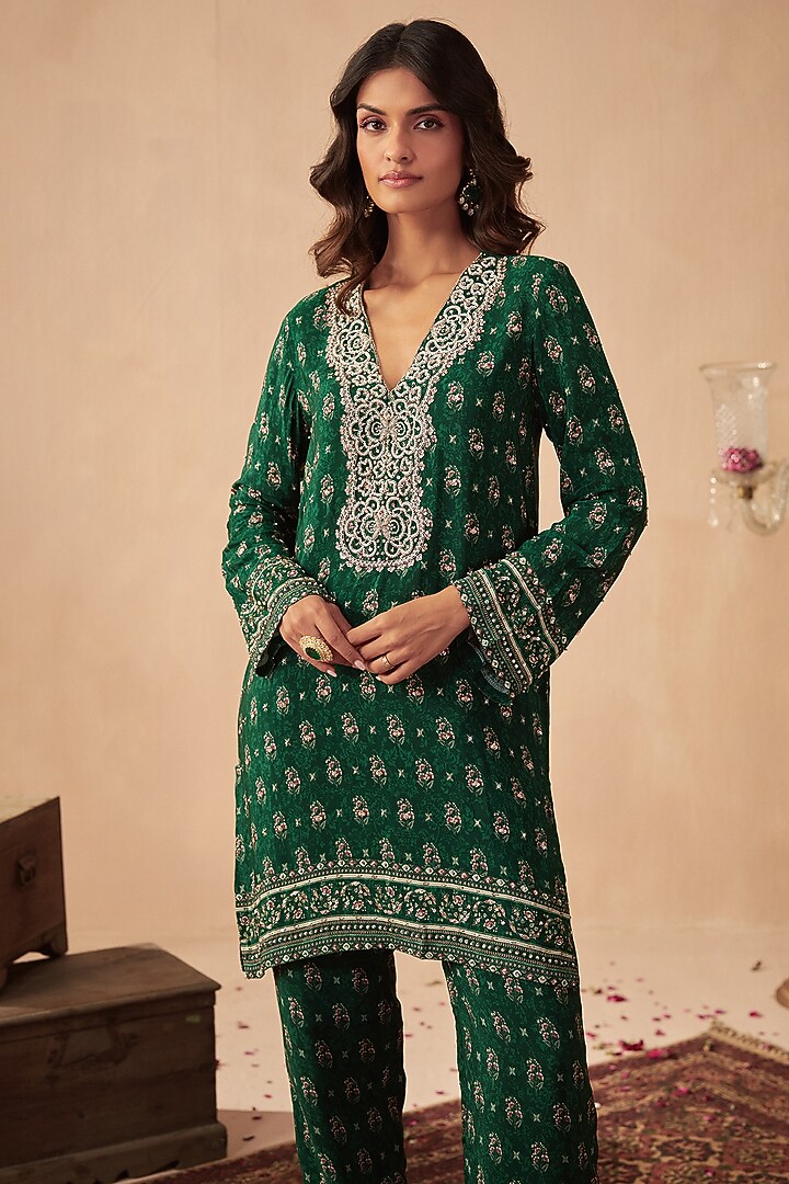 Green Crepe Printed & Embroidered Kurta Set For Girls by Chhavvi Aggarwal - Kids at Pernia's Pop Up Shop