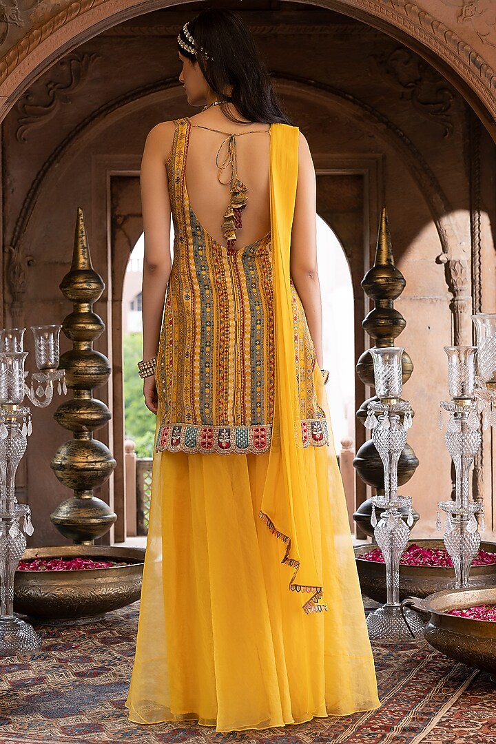 Yellow Crepe Embroidered Kurta Set For Girls by Chhavvi Aggarwal - Kids at Pernia's Pop Up Shop