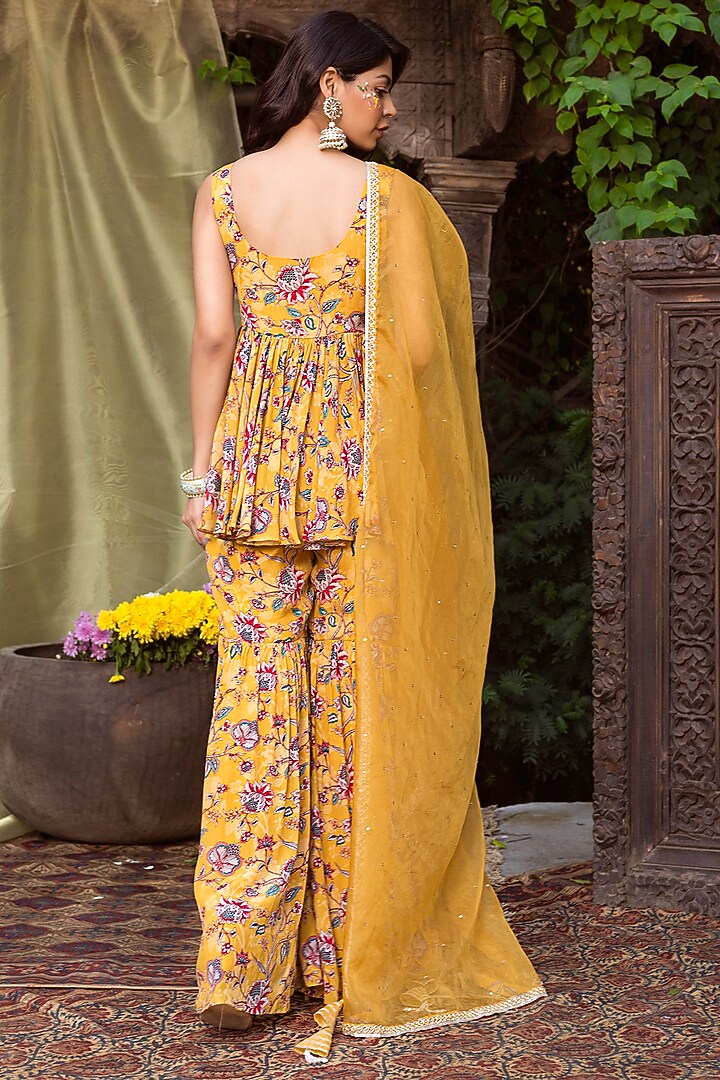 Yellow Crepe Floral Printed Kurta Set For Girls by Chhavvi Aggarwal - Kids at Pernia's Pop Up Shop