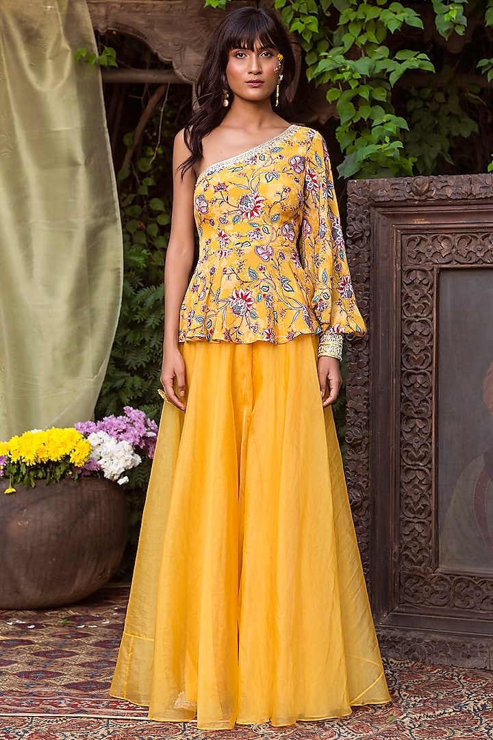 Yellow Organza & Crepe Pant Set For Girls by Chhavvi Aggarwal - Kids