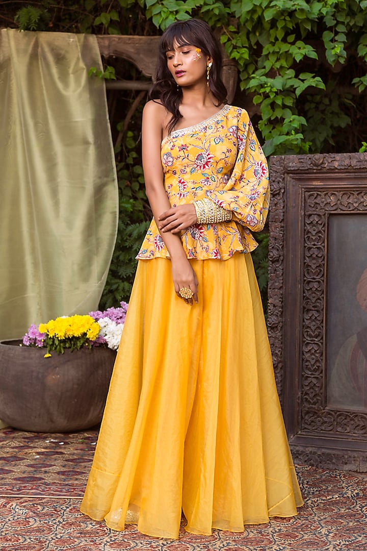 Yellow Organza & Crepe Pant Set For Girls by Chhavvi Aggarwal - Kids at Pernia's Pop Up Shop