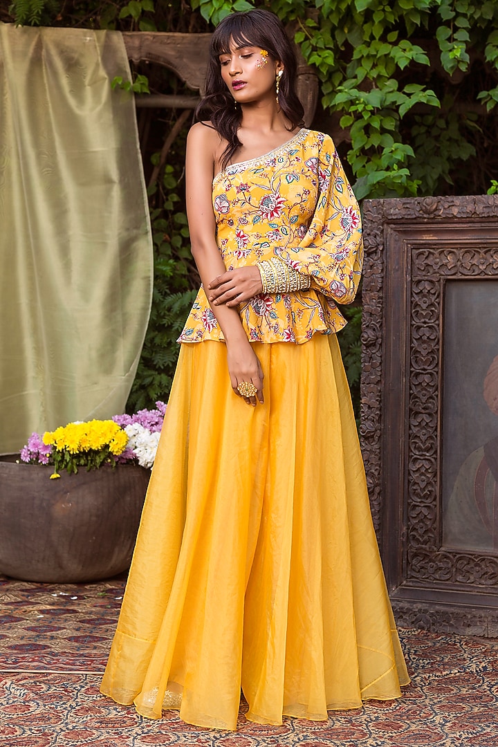 Yellow Organza & Crepe Pant Set For Girls by Chhavvi Aggarwal - Kids at Pernia's Pop Up Shop