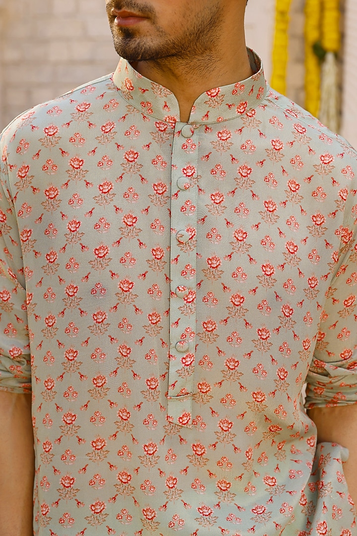 Sage Green Printed Kurta Set by Chhavvi Aggarwal Men at Pernia's Pop Up Shop