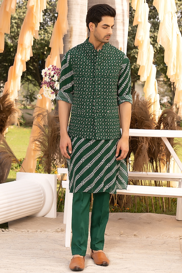 Bottle Green Crepe & Glaze Cotton Printed Bundi Jacket With Kurta Set by Chhavvi Aggarwal Men