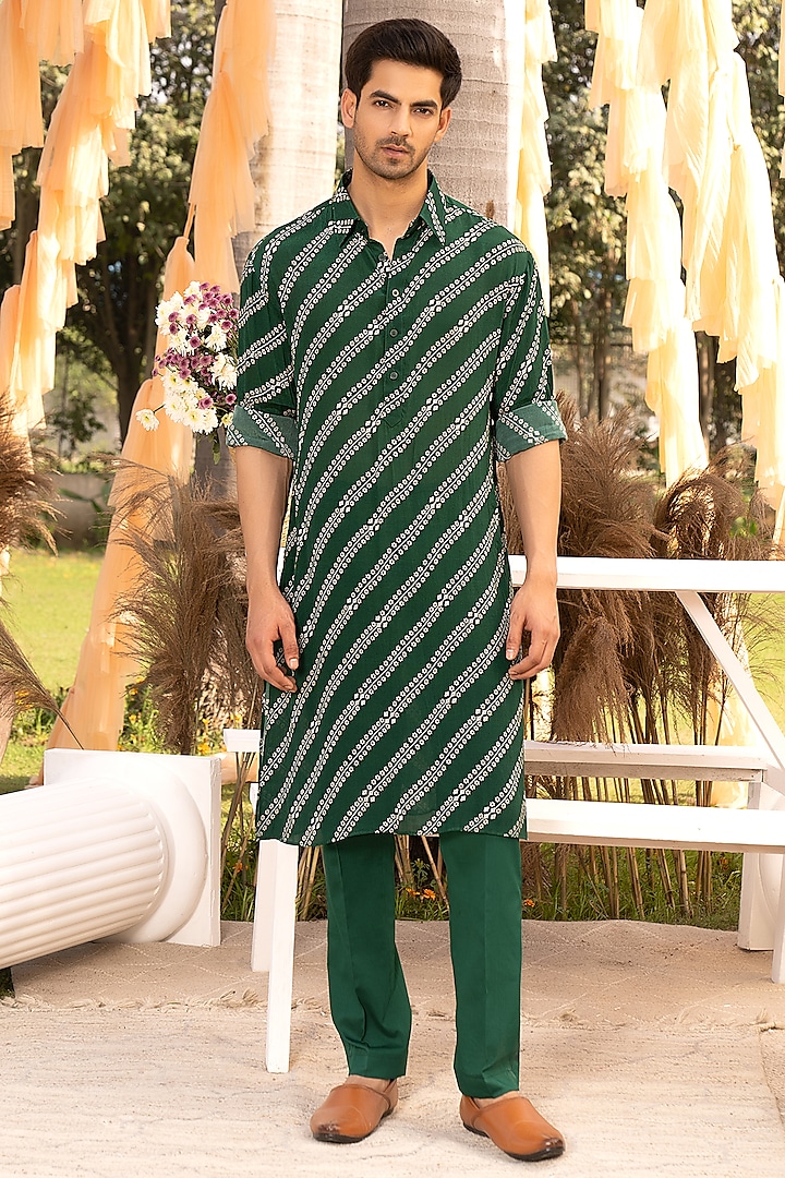 Bottle Green Crepe & Glaze Cotton Printed Kurta Set by Chhavvi Aggarwal Men