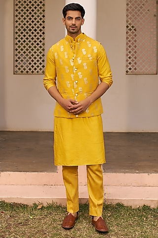 Yellow Banarasi Bundi Jacket Set by Chhavvi Aggarwal Men