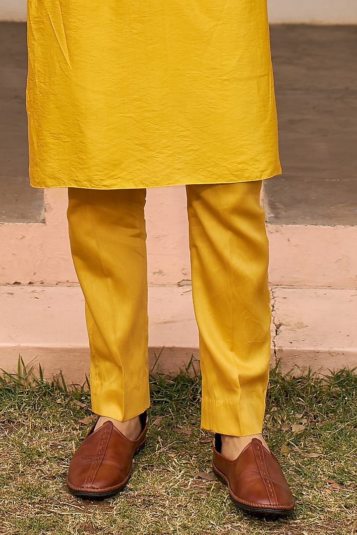 Yellow Banarasi Bundi Jacket Set by Chhavvi Aggarwal Men at Pernia's Pop Up Shop