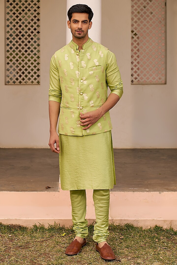 Green Banarasi Bundi Jacket Set by Chhavvi Aggarwal Men