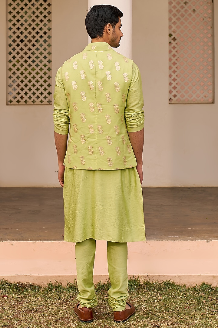 Green Banarasi Bundi Jacket Set by Chhavvi Aggarwal Men at Pernia's Pop Up Shop