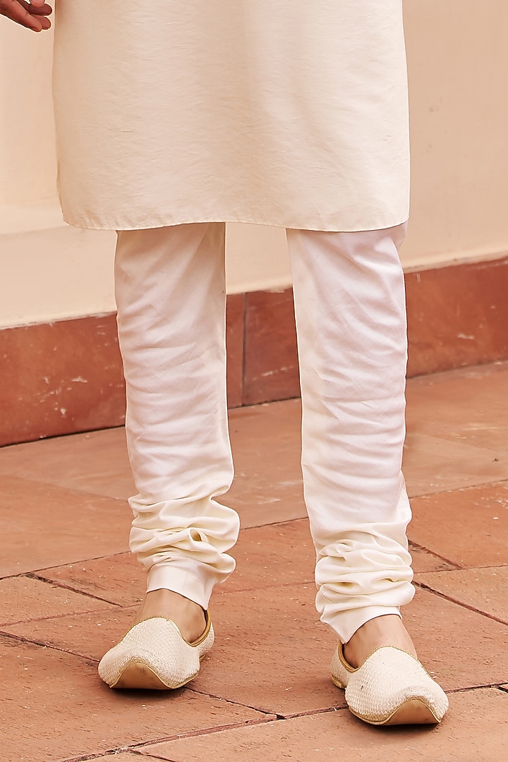 Ivory Banarasi Bundi Jacket Set by Chhavvi Aggarwal Men at Pernia's Pop Up Shop