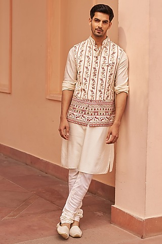 Ivory Chanderi Silk & Glaze Cotton Printed Bundi Jacket Set by Chhavvi Aggarwal Men