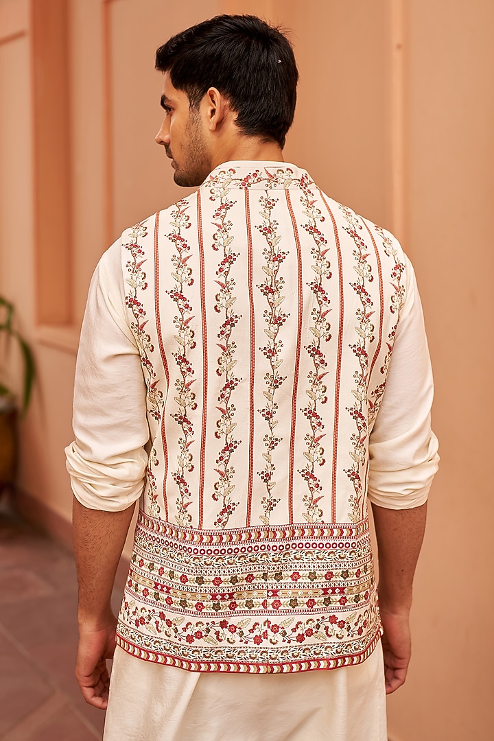 Ivory Chanderi Silk & Glaze Cotton Printed Bundi Jacket Set by Chhavvi Aggarwal Men at Pernia's Pop Up Shop