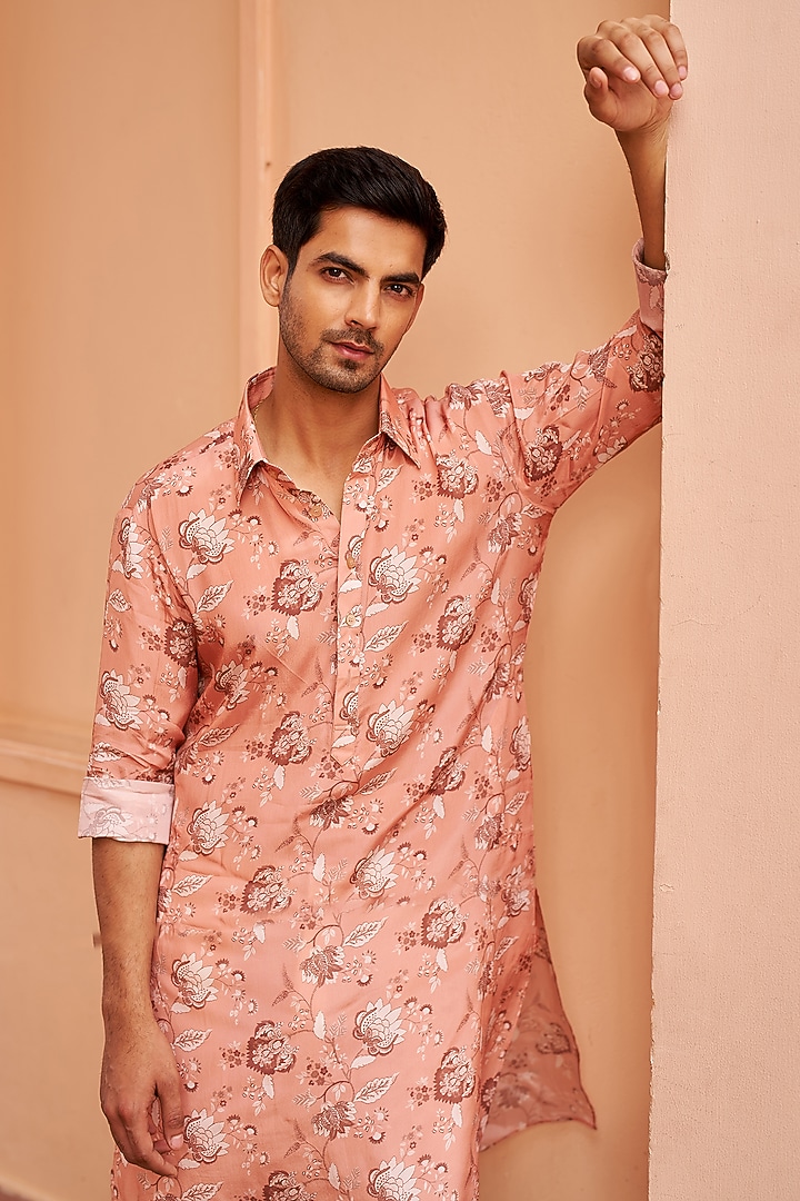 Peach Crepe Printed Kurta Set by Chhavvi Aggarwal Men at Pernia's Pop Up Shop