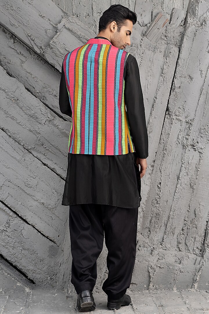Multi-Colored Glaze Cotton Printed Bundi Jacket Set by Chhavvi Aggarwal Men at Pernia's Pop Up Shop